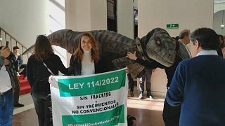 El dinosaurio Frankie en el Congreso de Colombia