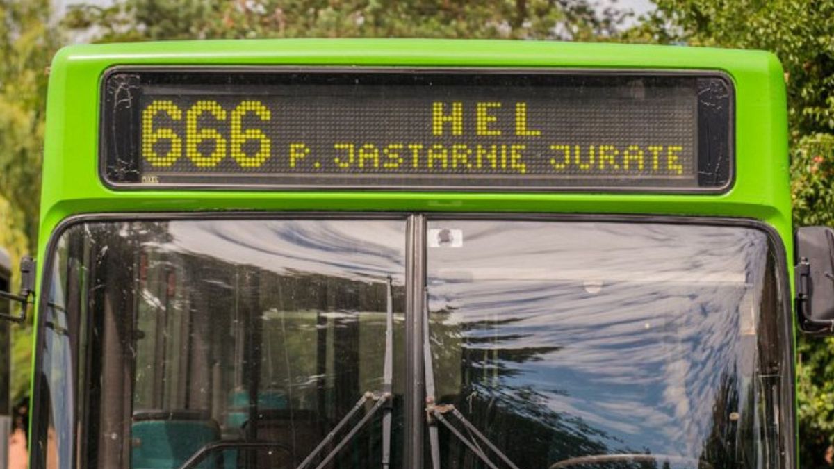 Une ligne de bus polonaise change de numéro après les plaintes de groupes chrétiens conservateurs.