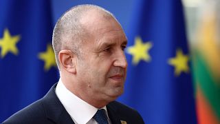 Az Ivan Gesev főügyészt menesztő Rumen Radev bolgár elnök az Európai Unió brüsszeli csúcstalálkozóján 2023. március 23-án.