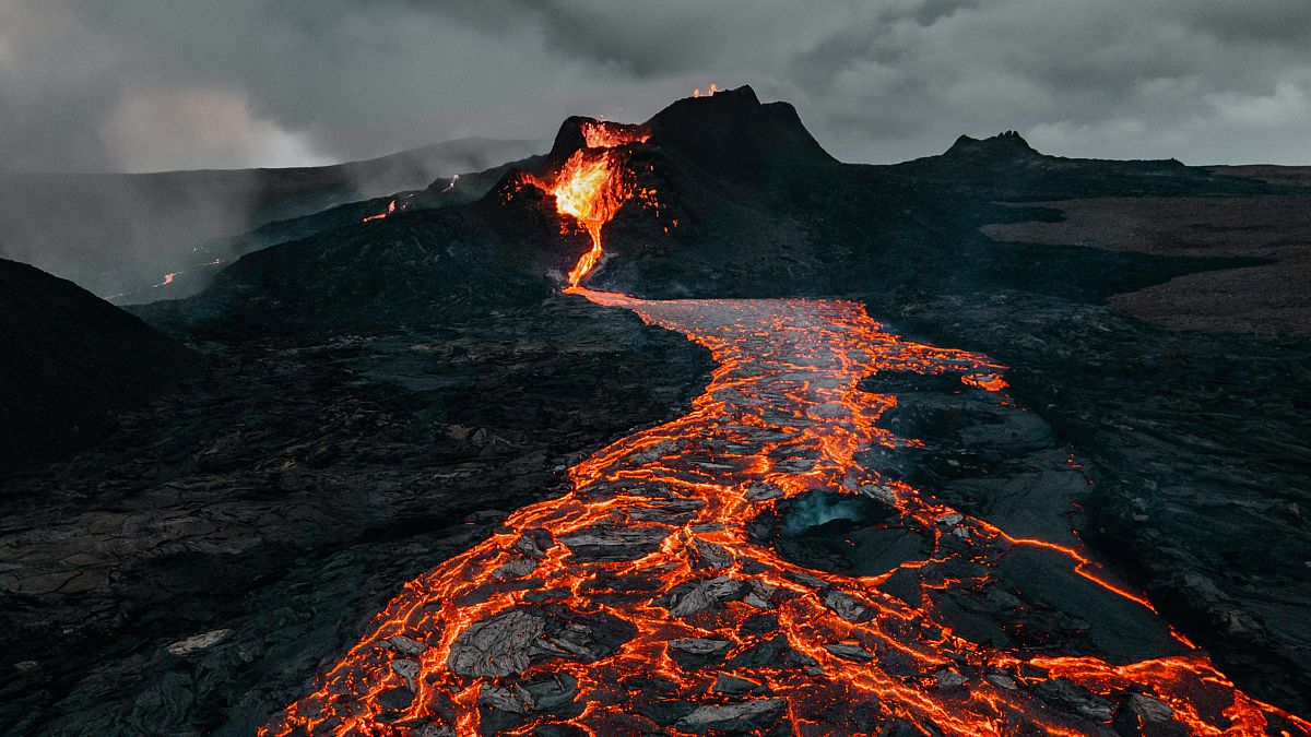 Vesuvius, Facts, Location, & Eruptions