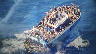 A görög parti őrség felvétele a később szerencsétlenül járt halászhajóról