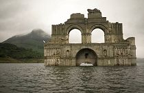 Meksika'da su altında kalan tarihi kilise kuraklıkla gün yüzüne çıktı
