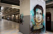تصویر میساک مانوشیان بر دیوار زندان فرن فرانسه اثر کریستیان گومی مشهور به C215
