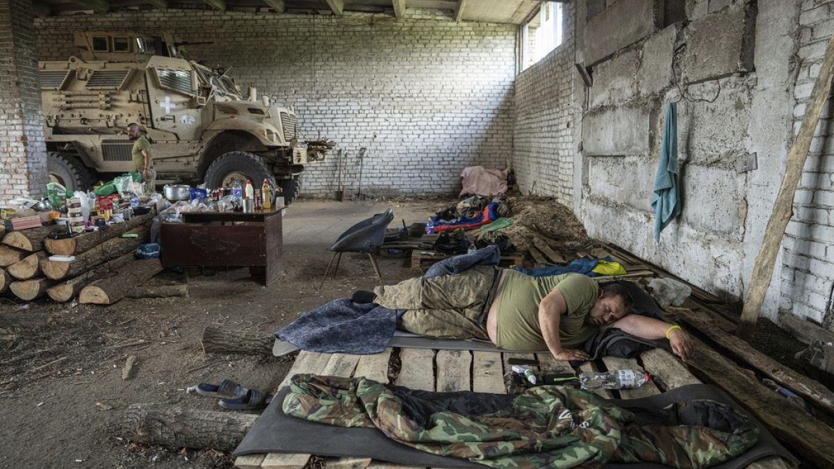 Alvó ukrán katona