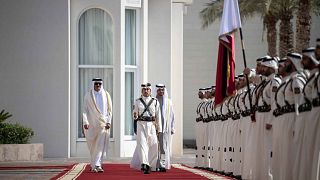 أمير قطر الشيخ تميم بن حمد يستقبل رئيس الإمارات الشيخ محمد بن زايد في زيارة سابقة