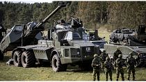 الجيش السويدي يجري تدريبات عسكرية