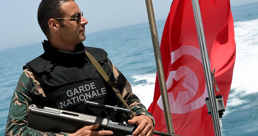 Tunisia vows to defend borders against intrusion by migrants