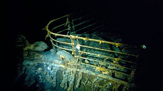 A Titán tengeralattjáró a Titanic roncsainak közelébe tartott
