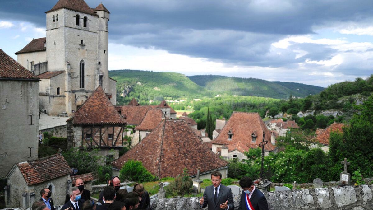 Der französische Präsident Emmanuel Macron in der Region Lot, um für das touristische Erbe Frankreichs zu werben 