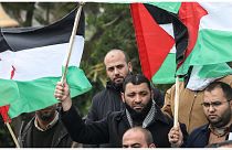 فلسطينيون يتظاهرون في غزة 