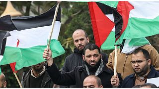 فلسطينيون يتظاهرون في غزة