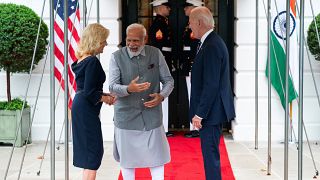 الرئيس جو بايدن والسيدة الأولى جيل بايدن يرحبان برئيس الوزراء الهندي ناريندرا مودي في البيت الأبيض، الأربعاء 21 يونيو 2023، في واشنطن