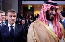 Macron e Mohammed bin Salman. (Parigi, 22.6.2023)