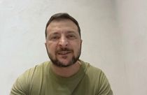 Volodimir Zelenszkij ukrán elnök 2023. június 25-re virradóra mondott videóbeszéde közben