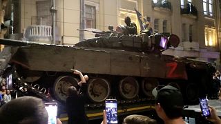 مقاتلو مجموعة فاغنر الروسية يغادرون مدينة روستوف