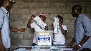 Sierra Leone : le dépouillement des votes a commencé