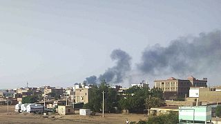 تصاعد الدخان جراء المعارك الدائرة في الخرطوم، السودان، 23 يونيو 2023.