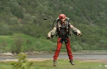 Δοκιμή στολής με τουρμπίνες που επιτρέπει στον χρήστη να πετάει αυτόνομα για 10 λεπτά σε ύψος 10 μέτρων