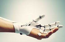عکس تزئینی از بازوی تنپوش رباتیک