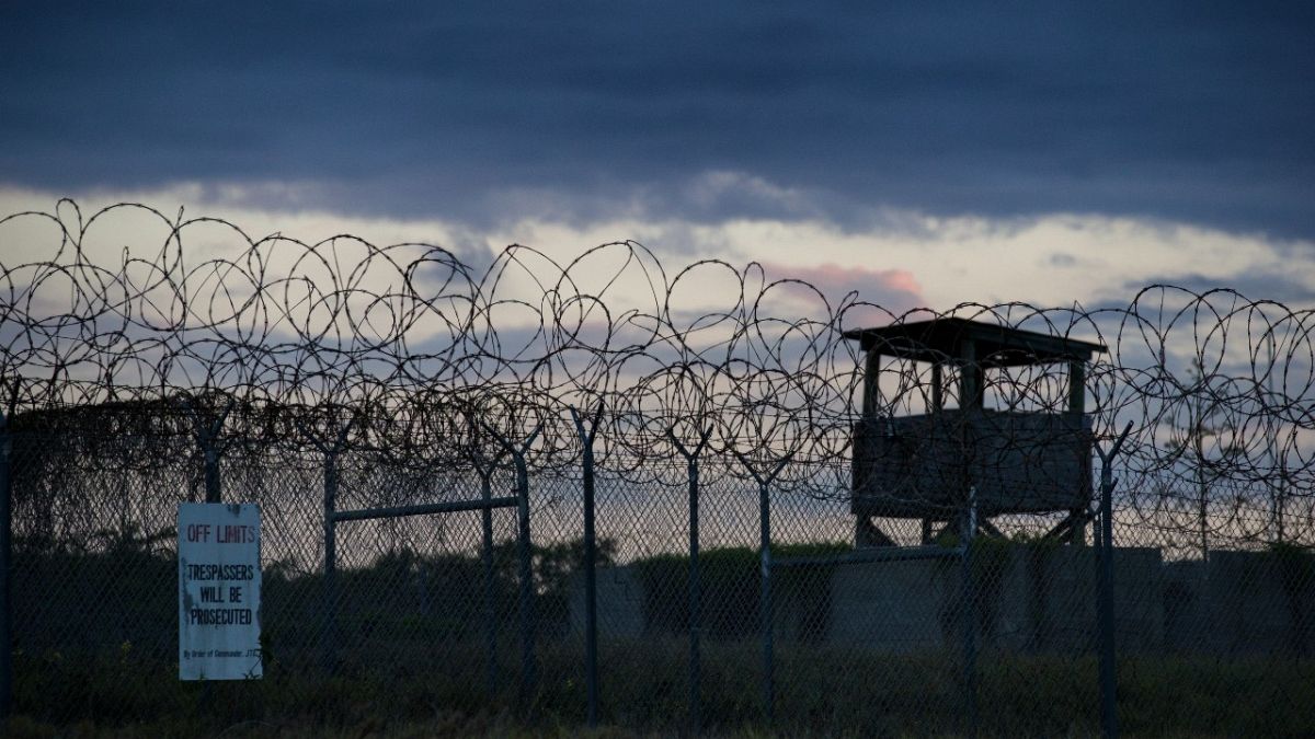 معتقل معسكر إكس راي  في قاعدة خليج غوانتانامو البحرية، كوبا