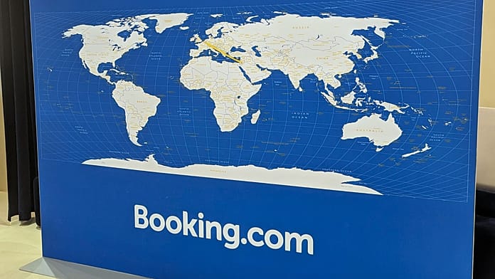 Il tuo prossimo viaggio potrebbe essere pianificato da un agente di viaggio virtuale? Booking.com annuncia il nuovo AI Trip Planner