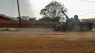دبابة في شوارع دارفور