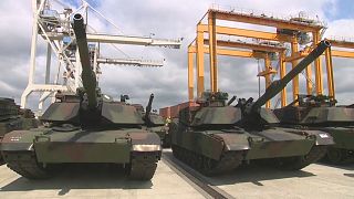 وصول الشحنة الأولى من  دبابات أبرامز الأمريكية المؤلفة من 14 دبابة إلى مطار شتشيسين - بولندا. 2023/06/28