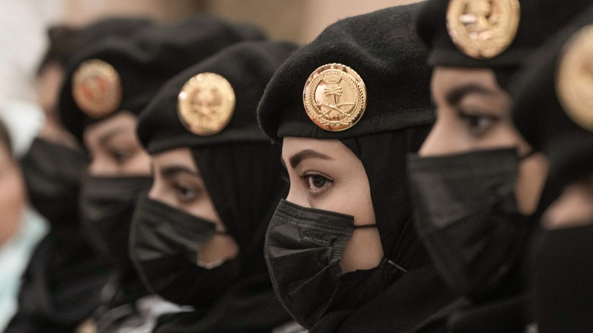 عناصر من الشرطة السعودية، في مدينة مكة، السعودية.
