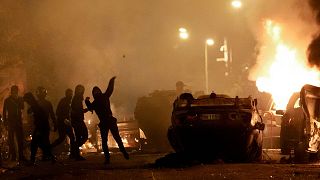 درگیری جوانان با نیروهای پلیس در نانتر، حومه پاریس