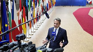 Ο πρωθυπουργός της Ελλάδας, Κυριάκος Μητσοτάκης, κάνει δηλώσεις στους δημοσιογράφους στις Βρυξέλλες