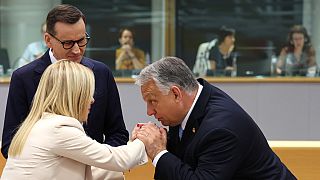 Le Premier ministre hongrois Viktor Orban s'entretient avec la Première ministre italienne Giorgia Meloni, et le Premier ministre polonais Mateusz Morawiecki à Bruxelles