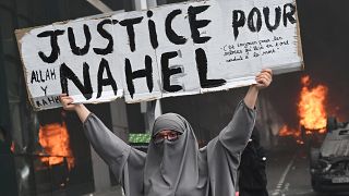 Manifestantes pedem justiça para Nahel