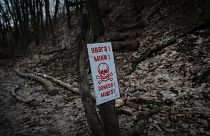 Warnung vor Landminen in einem Vorort von Kiew 