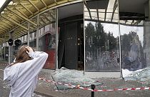 Terza notte di violenze in Francia