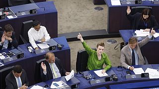 يصوت المشرعون على قانون الذكاء الاصطناعي في البرلمان الأوروبي في ستراسبورغ بشرق فرنسا، 14 يونيو 2023.