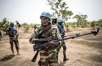 Сапёры 2-й механизированной роты сенегальского батальона МИНУСМА ищут самодельные взрывные устройства, Гани-До, Мали, 2019 год.