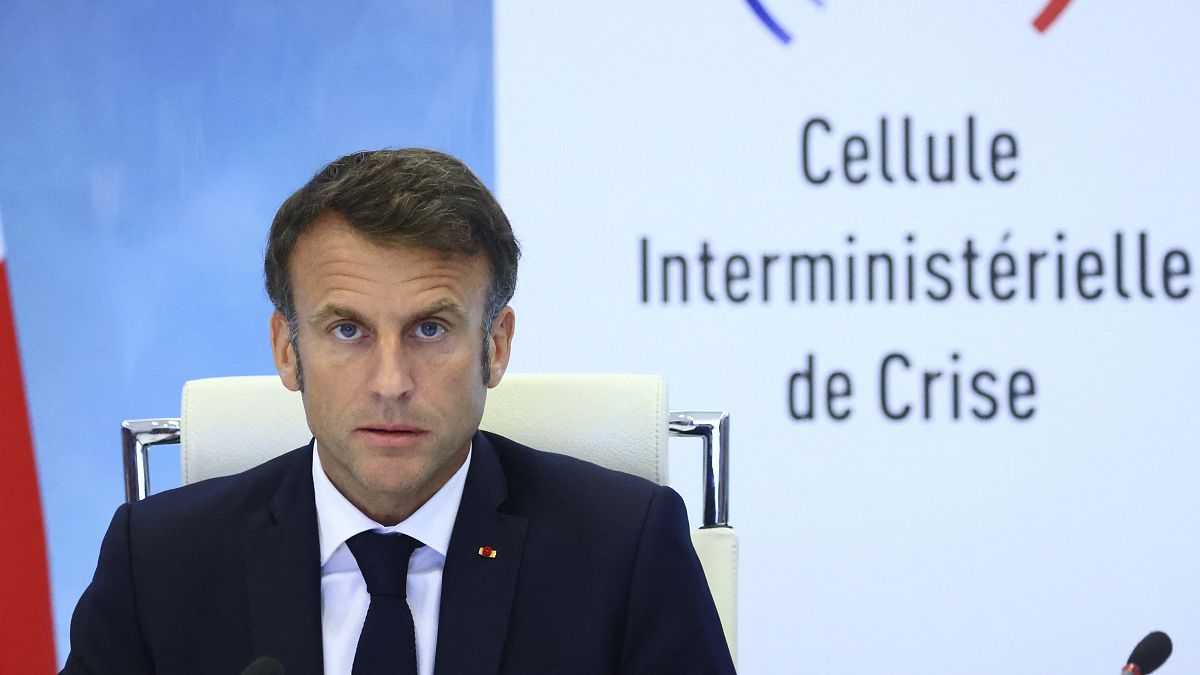 Präsident Macron nach einer Sitzung des Krisenstabs am 30. Juni 2023