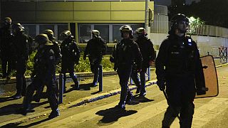 45 ezer rendőrt vezényeltek a francia nagyvárosok utcáira