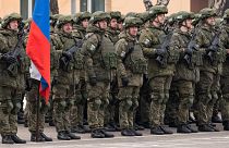 عکس تزئینی از سربازان روسی سازمان پیمان امنیت جمعی در پایان دوره ماموریت خود در آلماتی