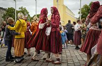 گوشه‌ای از «جشنواره آواز و رقص جوانان استونی» در تالین، پایتخت کشور استونی