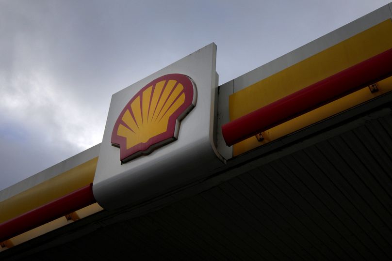 Oil company's like Shell aren't doing enough to keep global warming below 1.5C.