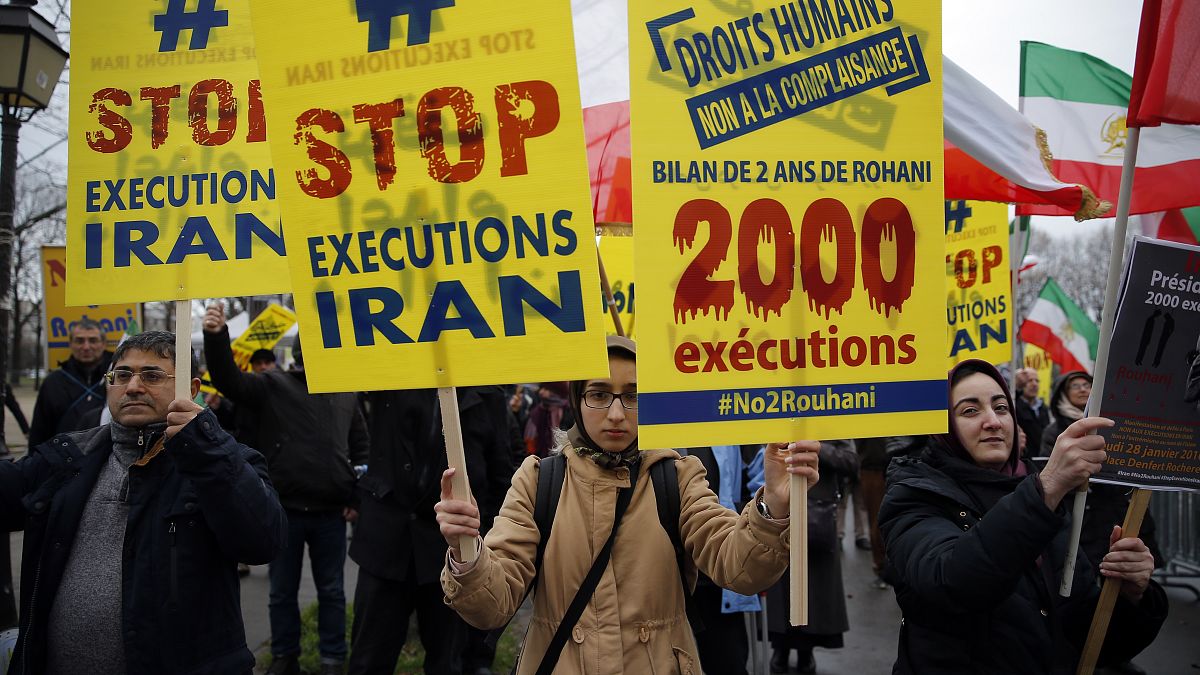 مظاهرة ضد ارتفاع عدد حالات الإعدام في إيران، باريس، فرنسا. 