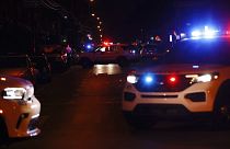 سيارات للشرطة الأمريكية جنوب غرب فيلاديلفيا حيث وقع إطلاق النار