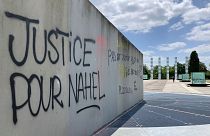 Igazságot Nahelnek - graffiti egy holokauszt-emlékművön Nanterre-ben