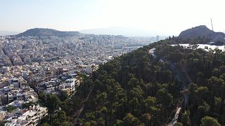Face à la canicule, Athènes exploite la moindre parcelle de fraîcheur