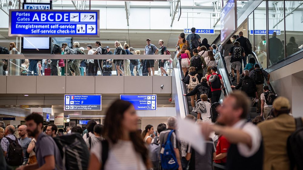 Passengers warned of ‘challenging’ summer for flights