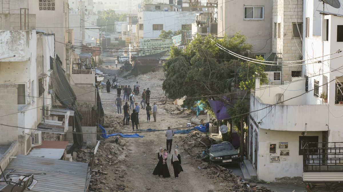 Saldırılar sonrası Filistinliler kampa dönmeye başladı
