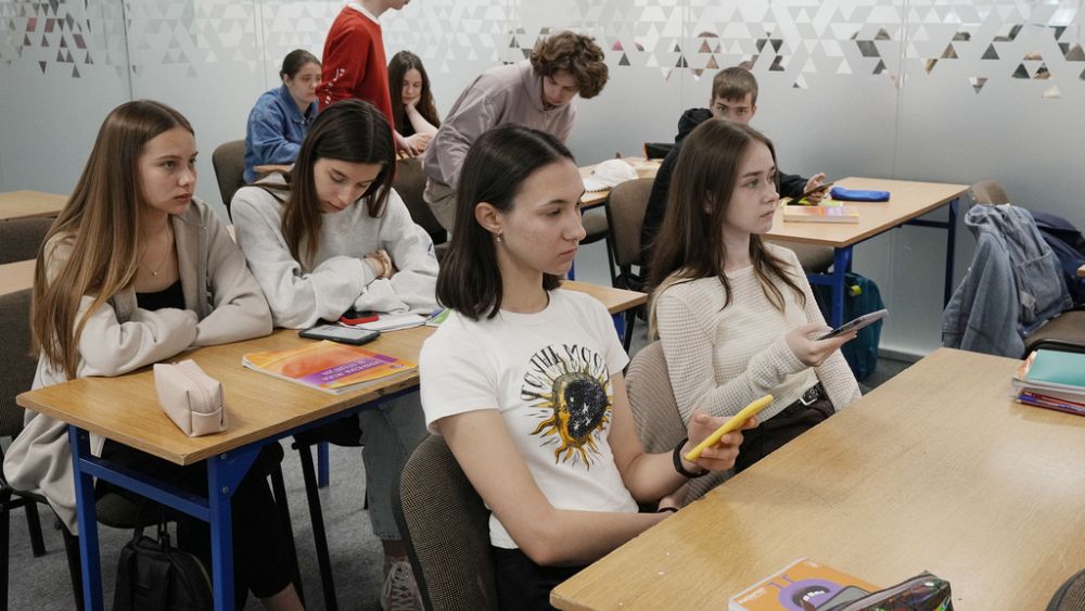 The Netherlands wants to ban cell phones in classrooms