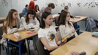 Nei Paesi Bassi in arrivo un giro di vite sull'uso di cellulari a scuola
