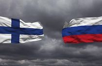 عکس تزئینی از پرچم‌های روسیه و فنلاند